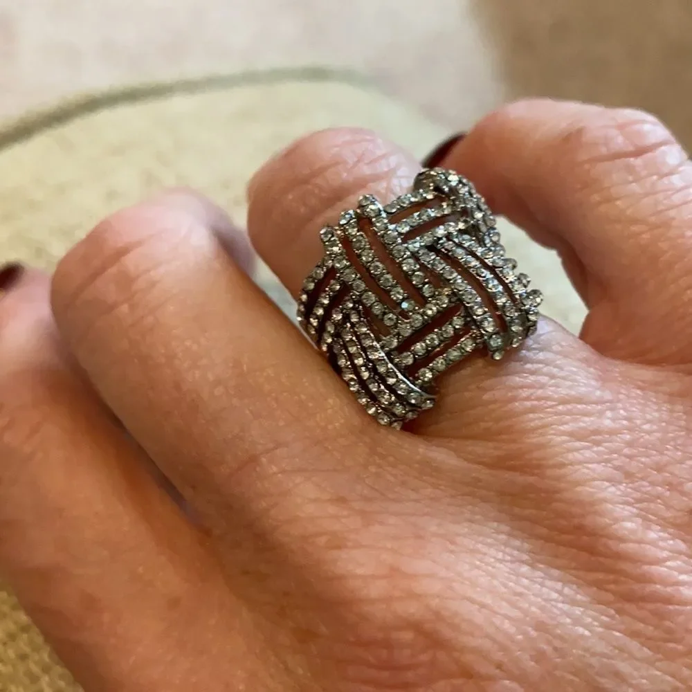 NWT Beautiful Cocktail Ring(size 10) - Picture 9 of 9